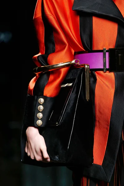 Look 55